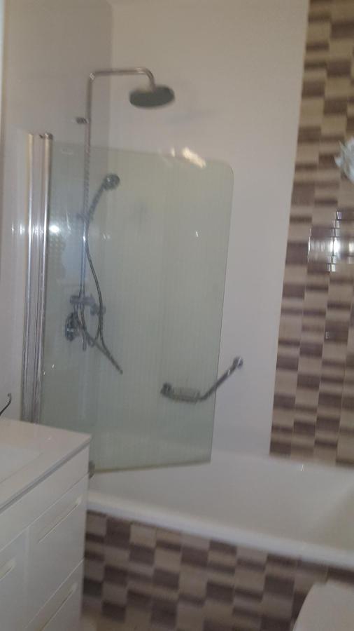 Room Near Sheba Medical Center, And Bar Ilan, And Tlv Airport Kirjat Ono Kültér fotó